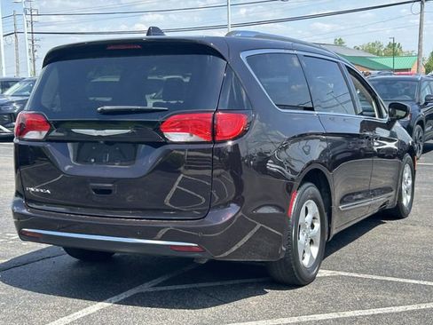 Used 2017 Chrysler Pacifica Touring-L Plus FWD image 7