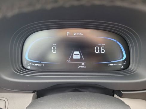 Used 2025 Hyundai Venue SEL FWD image 29
