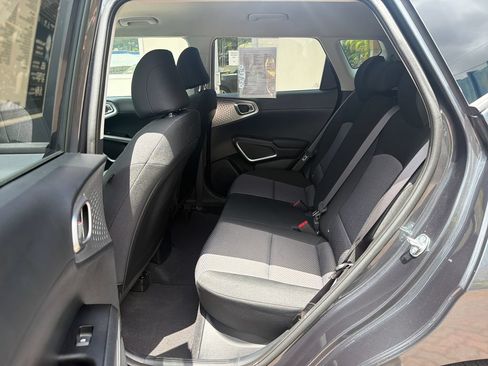 Used 2025 Kia Soul LX FWD image 16