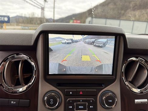 Used 2014 Ford F250 Lariat w/ Lariat Ultimate Package image 27