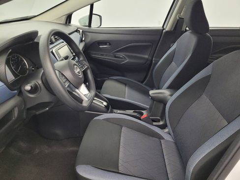 Used 2025 Nissan Versa SV FWD image 17