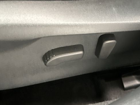 Used 2021 Subaru Impreza 2.0i Limited image 19