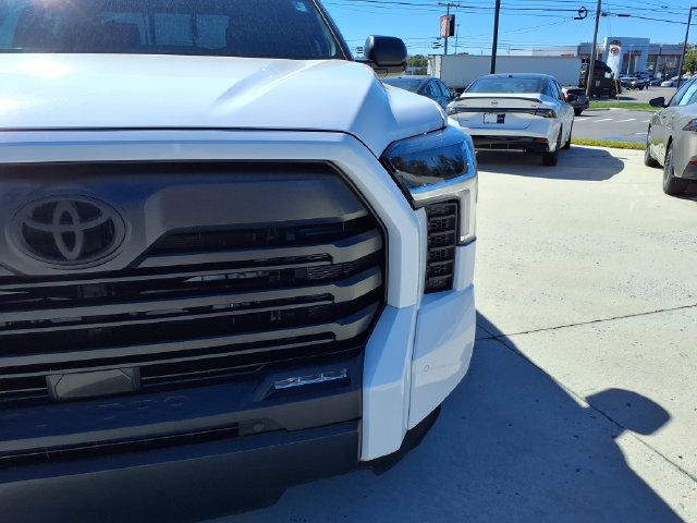 Used 2025 Toyota Tundra SR5 w/ SR5 Premium Package AWD/4WD image 15