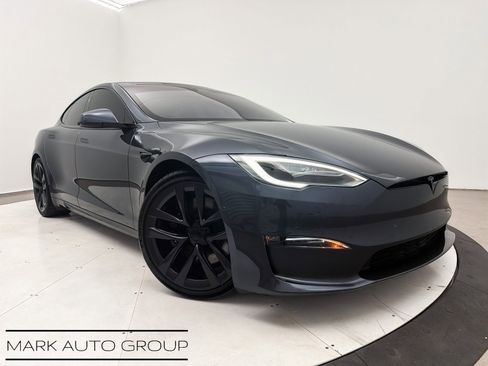 Used 2021 Tesla Model S Plaid image 1