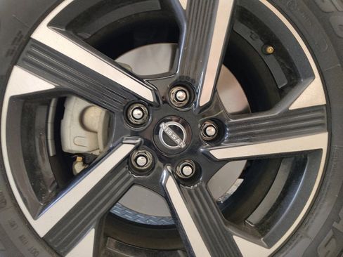 Used 2025 Nissan Sentra SV FWD image 31