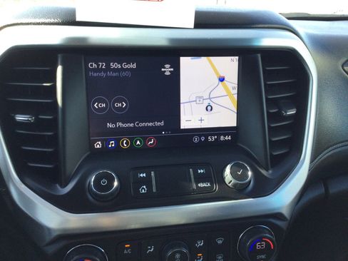 Used 2023 GMC Acadia SLT image 22