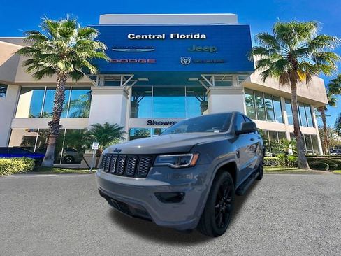 Used 2022 Jeep Grand Cherokee Laredo X image 9