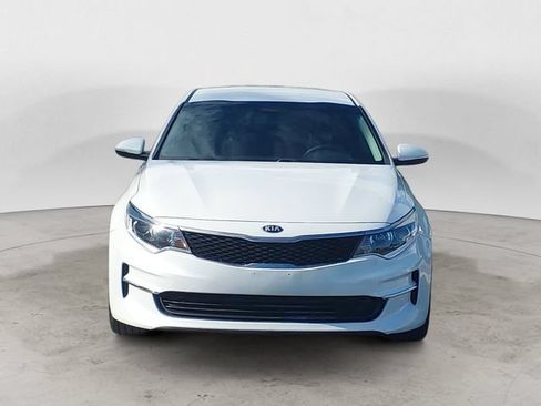 Used 2018 Kia Optima LX w/ 17" Alloy Wheels Package FWD image 8