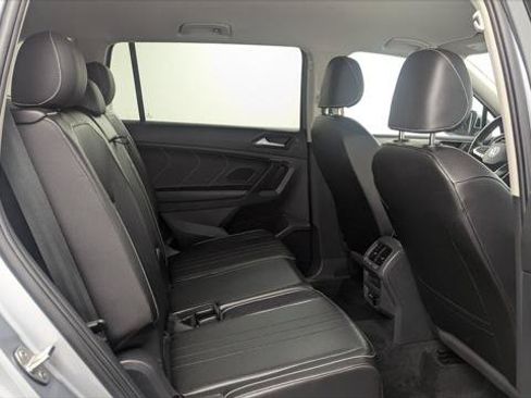 Used 2023 Volkswagen Tiguan SE FWD image 18