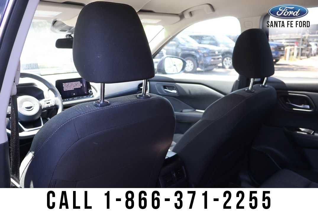 Used 2024 Nissan Rogue SV FWD image 14