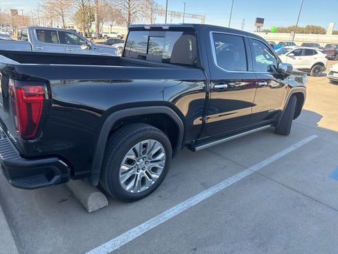Used 2022 GMC Sierra 1500 Denali w/ Denali Premium Package image 4