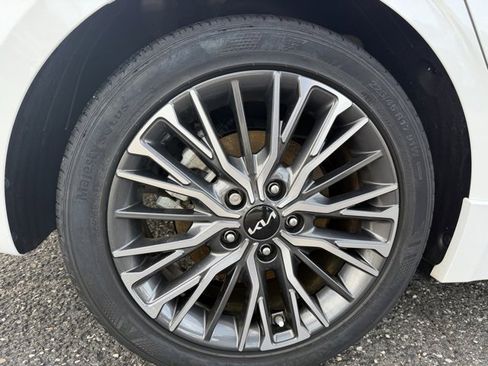 Used 2023 Kia Forte GT-Line w/ GT-Line Premium Package image 16