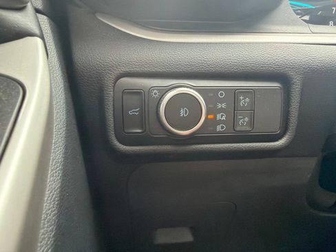 Used 2023 Ford Explorer XLT w/ Equipment Group 202A AWD/4WD image 31