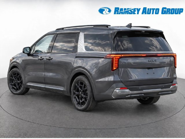 Used 2025 Kia Carnival SX Prestige FWD image 3