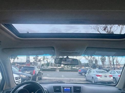 Used 2012 Toyota Highlander SE image 19