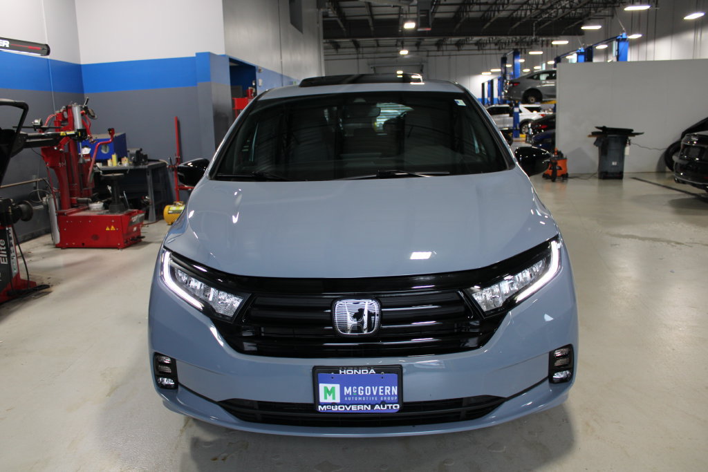 Used 2024 Honda Odyssey Sport image 2