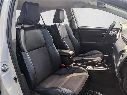 Used 2017 Toyota Corolla SE image 19