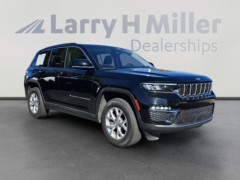 Used 2023 Jeep Grand Cherokee Limited w/ Trailer Tow Prep Group (B) image 7
