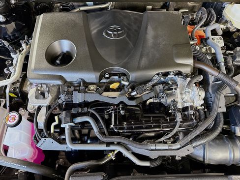 Used 2025 Toyota Camry SE FWD image 39