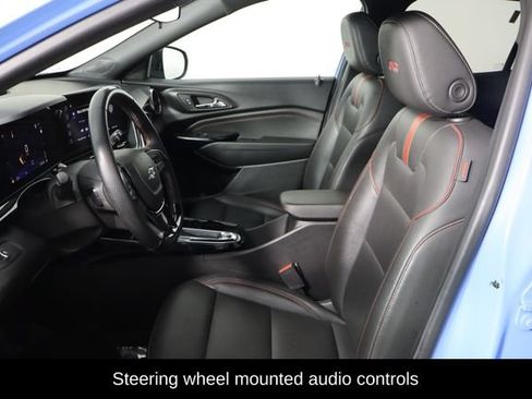 Used 2024 Chevrolet Trax RS w/ Sunroof Package FWD image 14