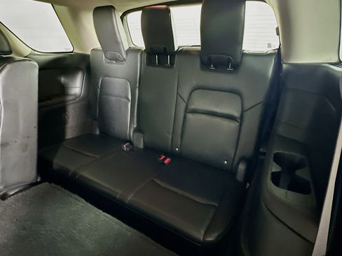 Used 2023 Nissan Pathfinder SL w/ Lighting Package (N92) FWD image 29