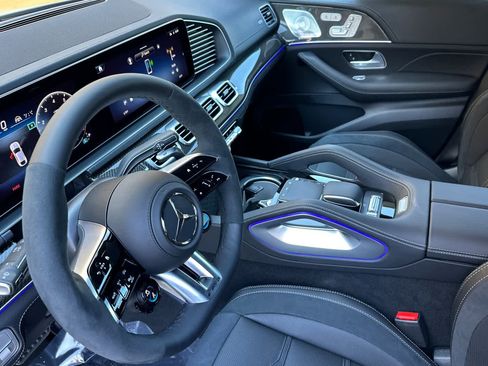 New 2026 Mercedes-Benz GLE 53 AMG 4MATIC Coupe image 9