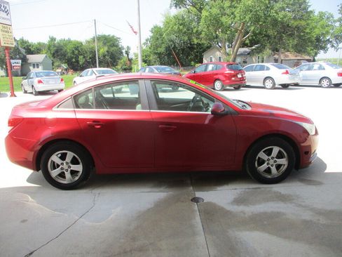 Used 2011 Chevrolet Cruze LT FWD image 2