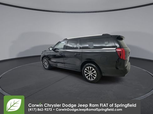 Used 2025 Ford Expedition Max Platinum AWD/4WD image 6