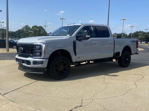 New 2026 Ford F250 Lariat w/ Black Appearance Package image 5