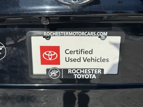 Used 2022 Toyota Highlander LE image 45