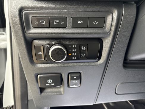 Used 2023 Ford F150 Lightning Platinum AWD/4WD image 12
