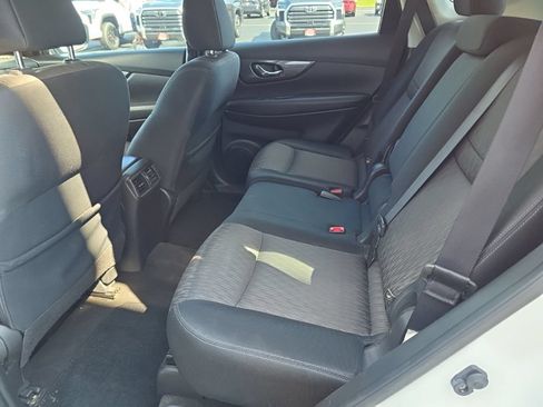 Used 2017 Nissan Rogue S AWD/4WD image 11