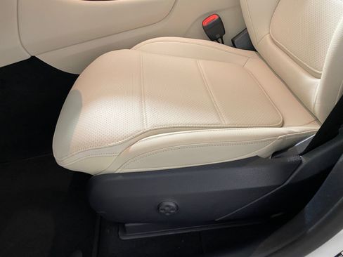 Used 2026 Mercedes-Benz GLC 300 4MATIC image 13