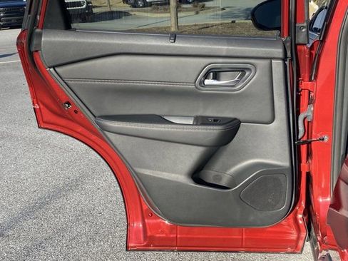 Used 2024 Nissan Rogue SL w/ SL Premium Package image 35