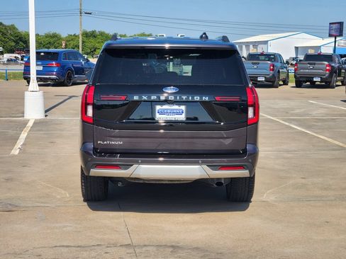 Certified 2025 Ford Expedition Platinum w/ Driver's Package AWD/4WD image 6
