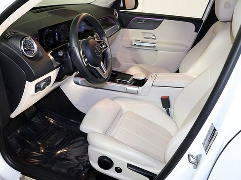 Used 2022 Mercedes-Benz GLB 250 4MATIC image 12