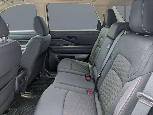 Used 2024 Nissan Pathfinder SV FWD image 13