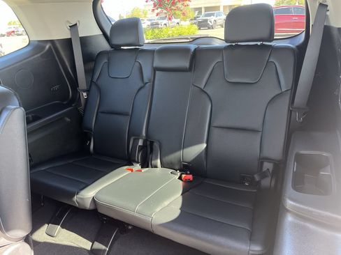 Used 2024 Kia Telluride EX w/ EX Captain's Chair Package FWD image 34