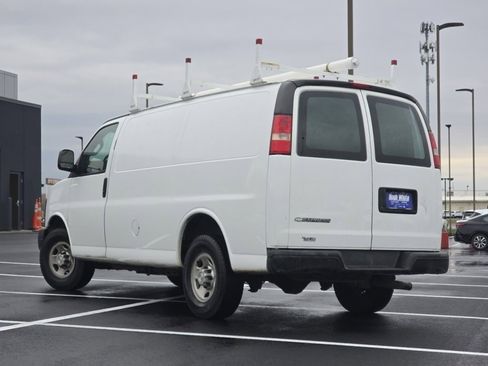 Used 2017 Chevrolet Express 2500 image 6