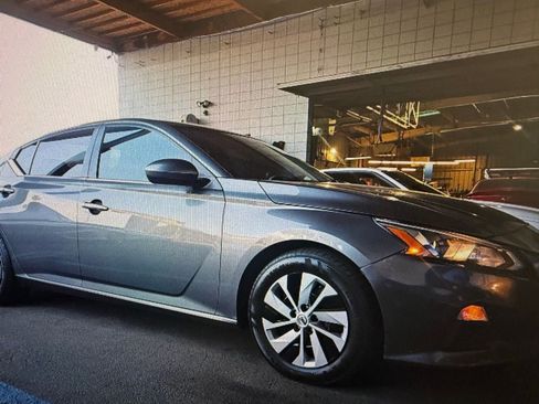 Used 2021 Nissan Altima 2.5 S w/ Driver Assist Package image 5