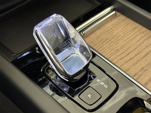 New 2026 Volvo XC60 T8 Plus w/ Protection Package Premier image 21