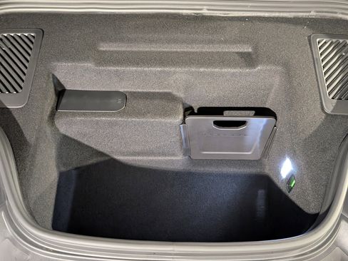 New 2026 Porsche Macan 4 Electric image 25