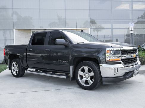 Used 2017 Chevrolet Silverado 1500 LT w/ All Star Edition RWD image 4