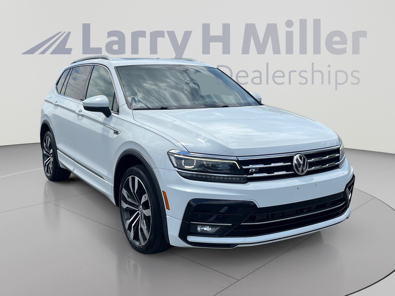 Used 2020 Volkswagen Tiguan SEL Premium R-Line w/ 3rd Row Seat Package AWD/4WD image 7