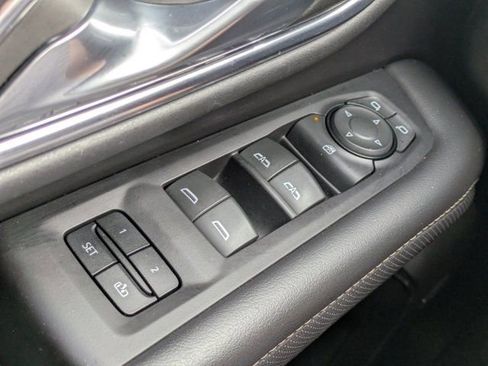 Used 2023 GMC Yukon SLT image 21