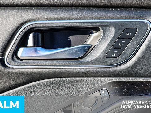 Used 2025 Nissan Rogue Platinum FWD image 48