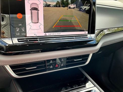 New 2026 Volkswagen Atlas Peak Edition AWD/4WD image 16