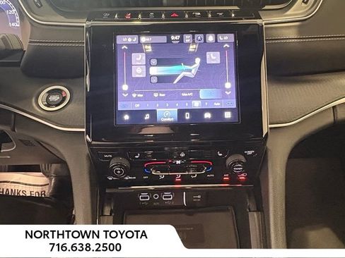 Used 2023 Jeep Grand Cherokee Altitude AWD/4WD image 14