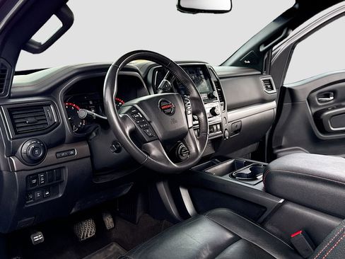Used 2020 Nissan Titan PRO-4X w/ Pro-4x Convenience Package AWD/4WD image 4