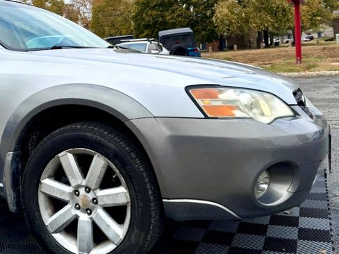 Used 2007 Subaru Outback 2.5i Limited image 11